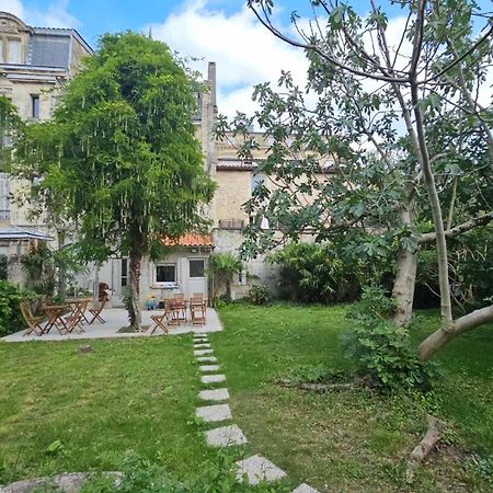 Bed In 6-Bed Mixed Dormitory Le Jardin Cafe Bordeaux Exterior foto
